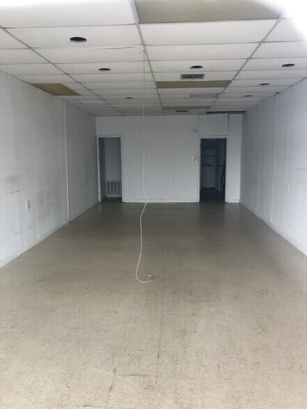 More Photos Of 6900 Westbank Expy, Marrero General Retail For Lease