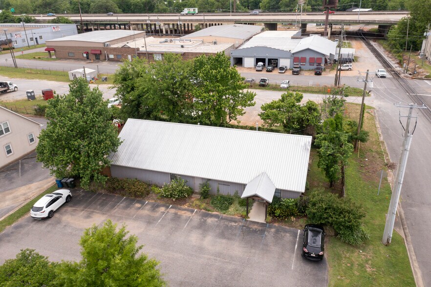 More Photos Of 1600 Greensboro Ave, Tuscaloosa Veterinarian Kennel For Sale