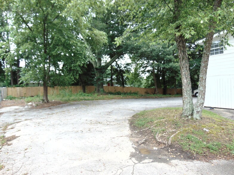 More Photos Of 6277 Memorial Dr, Stone Mountain Medical For Sale