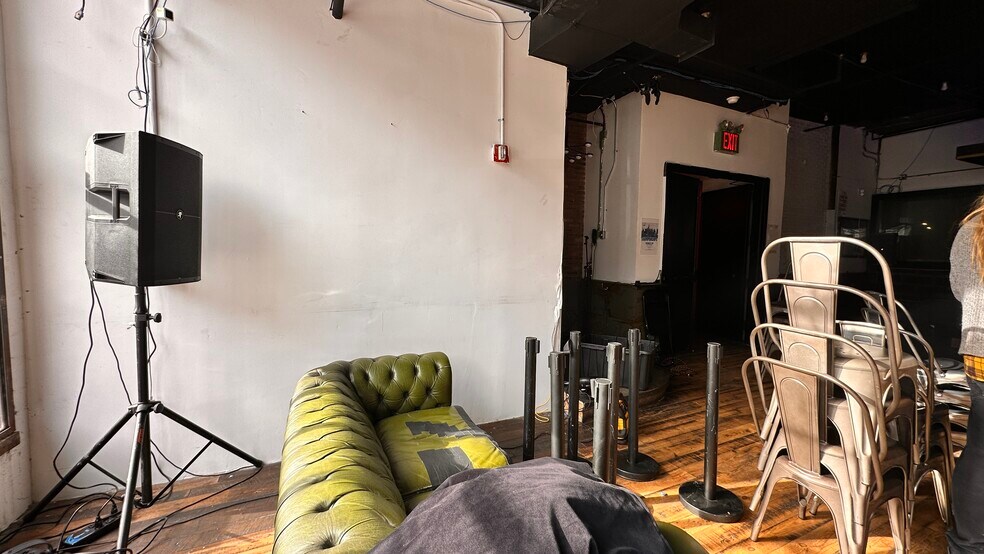 More Photos Of 361 Metropolitan Ave, Brooklyn General Retail For Lease