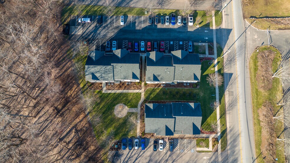 More Photos Of 447 Naubuc Ave, Glastonbury Office For Sale