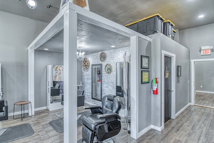 More Photos Of 91 Monroe Ave NE, Piedmont Freestanding For Sale