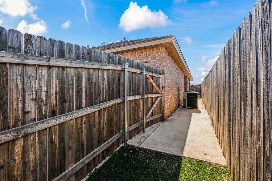 More Photos Of 2602 135th St, Lubbock Apartments For Sale