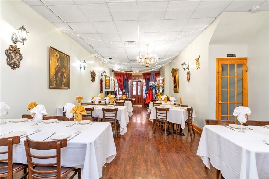 More Photos Of 9529 Sutphin Blvd, Jamaica Restaurant For Sale