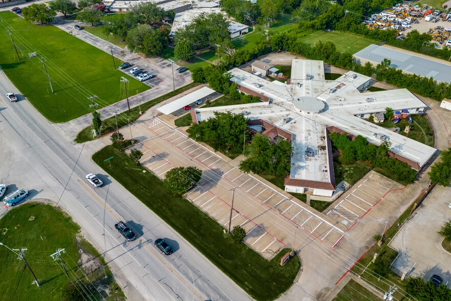 More Photos Of 1710 N McDonald St, McKinney Assisted Living For Sale