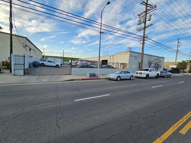 Primary Photo Of 11654-11660 Sheldon St, Sun Valley Warehouse For Lease