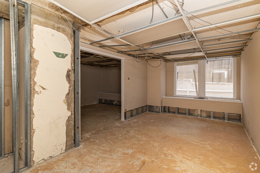 More Photos Of 523 Garrison Ave, Fort Smith Office For Sale