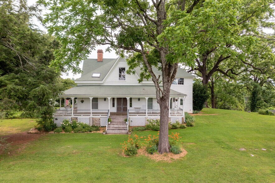 More Photos Of 1526 Highway 255 N, Sautee Nacoochee Hotel For Sale