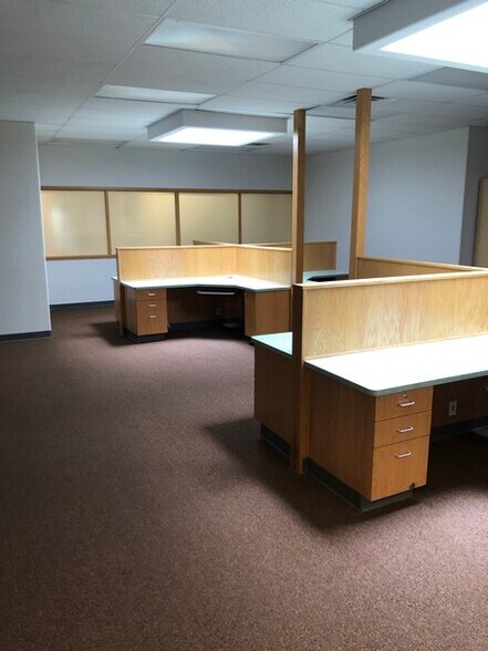 More Photos Of 1800 E 30th St, Farmington Office For Lease