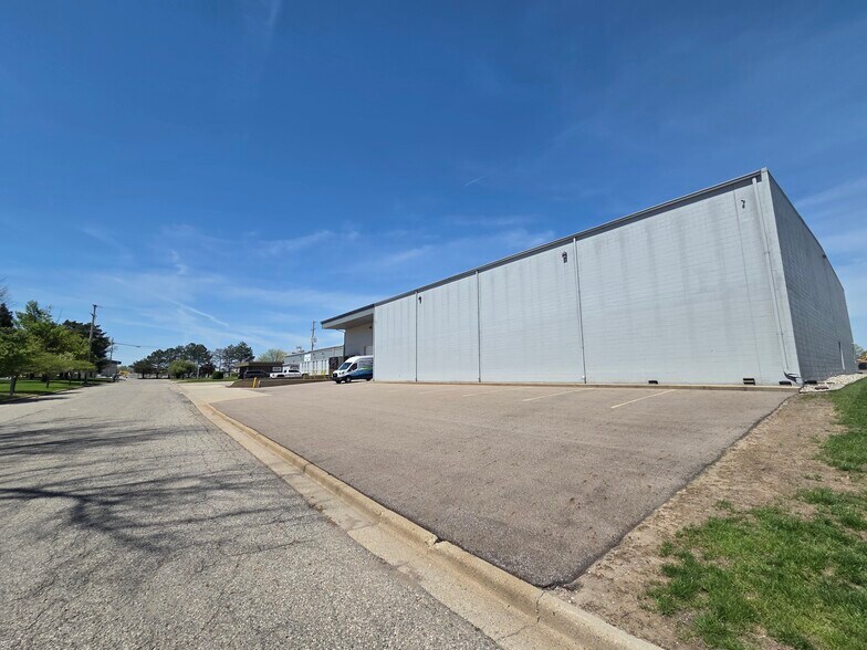 More Photos Of 2116 Mint Dr, Lansing Warehouse For Sale