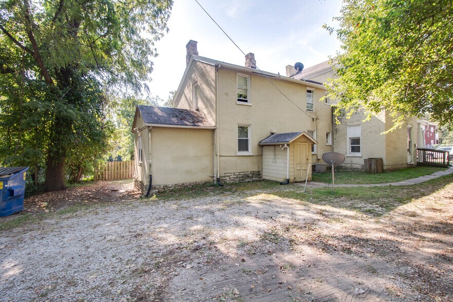 More Photos Of 1011 State St, Alton Apartments For Sale