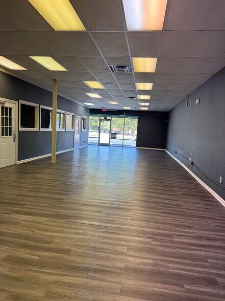 More Photos Of 3069 Cumberland Rd, Fayetteville Unknown For Lease