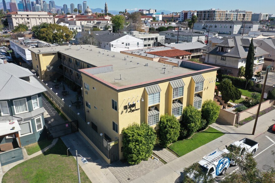 More Photos Of 721 W 30th St, Los Angeles Apartments For Sale