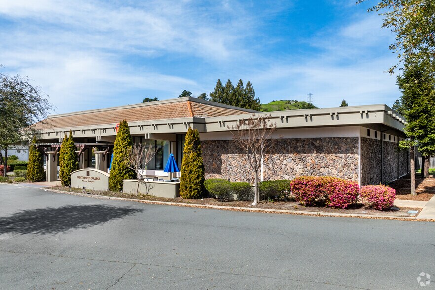 Primary Photo Of 380 Moraga Rd, Moraga Office Residential For Lease