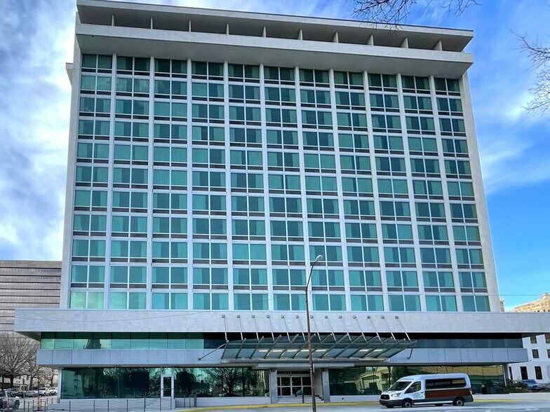 More Photos Of 17 W 7th St, Tulsa Apartments For Lease