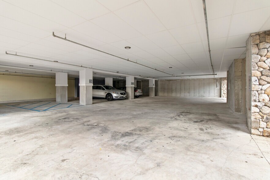 More Photos Of 587 Connecticut Ave, Norwalk Apartments For Sale