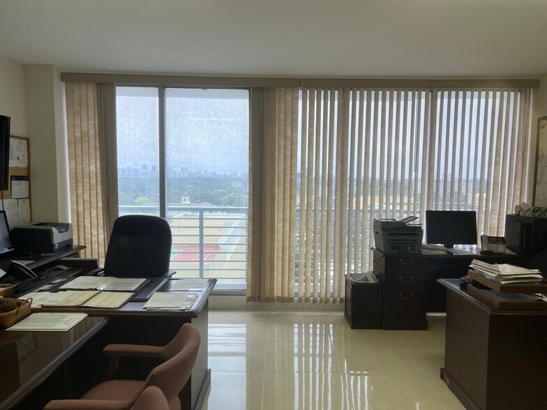 More Photos Of 1720 Harrison St, Hollywood Office Residential For Sale