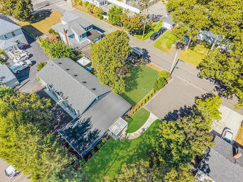 More Photos Of 14-18 Third E Ldl St, Patchogue Flex For Sale