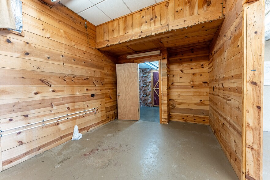 More Photos Of 1770 S Wabash St, Wabash Freestanding For Sale