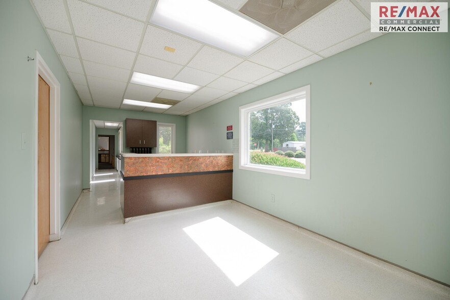 More Photos Of 3440 Hampton Hwy, Yorktown Office For Lease