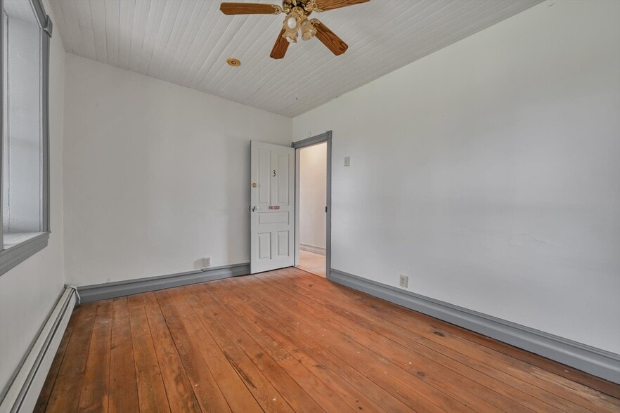More Photos Of 349 Huffs Church Rd, Mertztown Restaurant For Sale