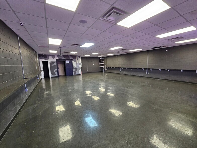 More Photos Of 2517 Gresham Rd SE, Atlanta Freestanding For Sale