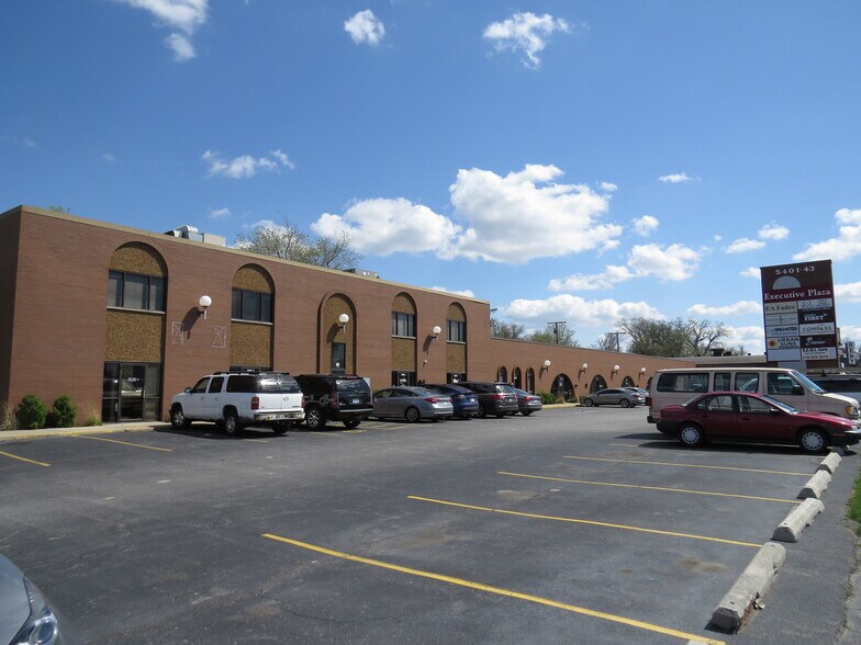 More Photos Of 5401-5443 Broadway St, Merrillville Office For Sale