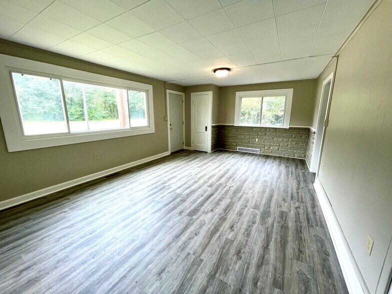 More Photos Of 844 Broadway St N, Menomonie Storefront Retail Residential For Sale