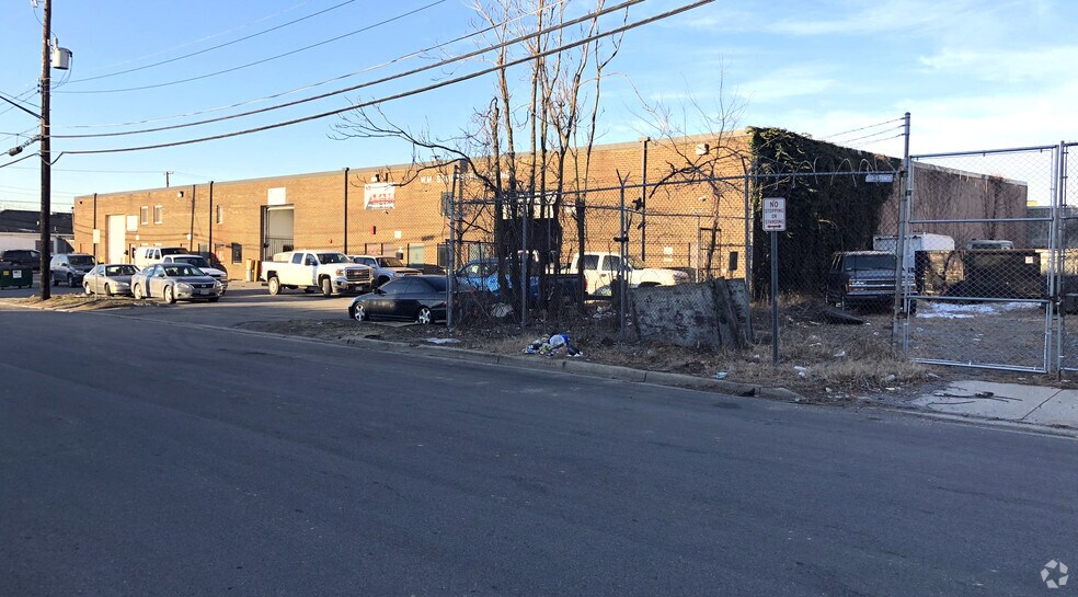 More Photos Of 2502-2506 51st Ave, Hyattsville Warehouse For Lease