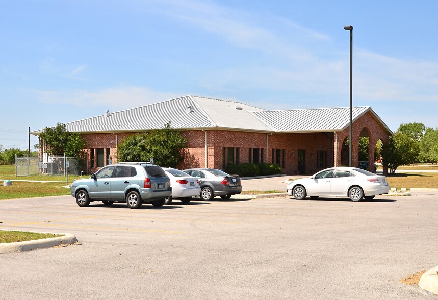 More Photos Of 7704 S Loop 1604 East, Elmendorf Office For Sale