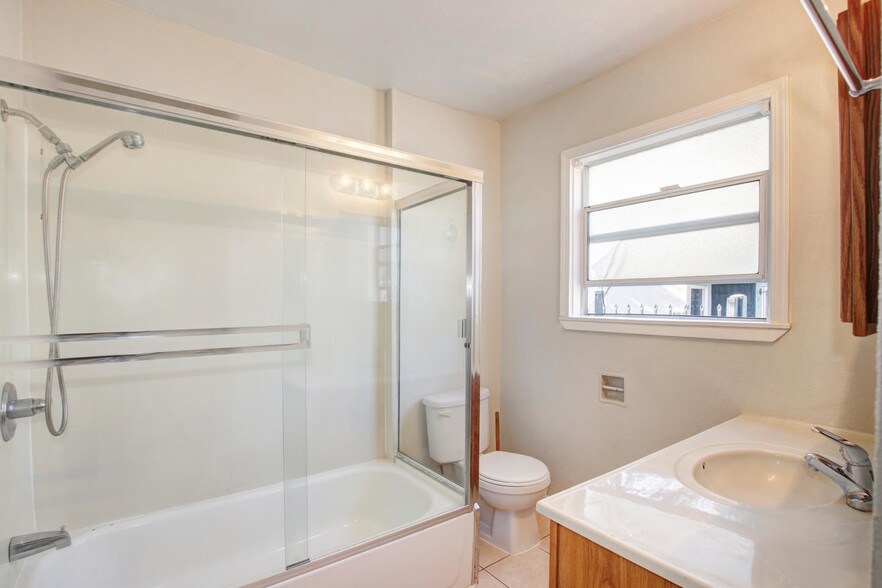 More Photos Of 2611 Alhambra, Sacramento Apartments For Sale