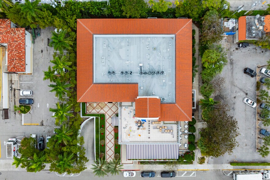 More Photos Of 223 Sunset Ave, Palm Beach Office For Lease