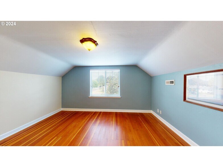 More Photos Of 905 Broadway St, Longview Specialty For Sale