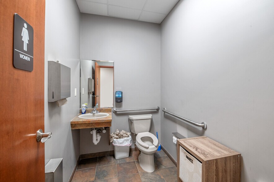 More Photos Of 111 N Broadway St, Green Bay Office Residential For Sale