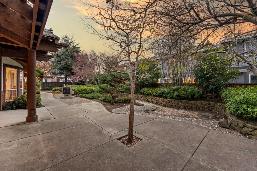 More Photos Of 24954 Cypress Ave, Hayward Multifamily For Sale