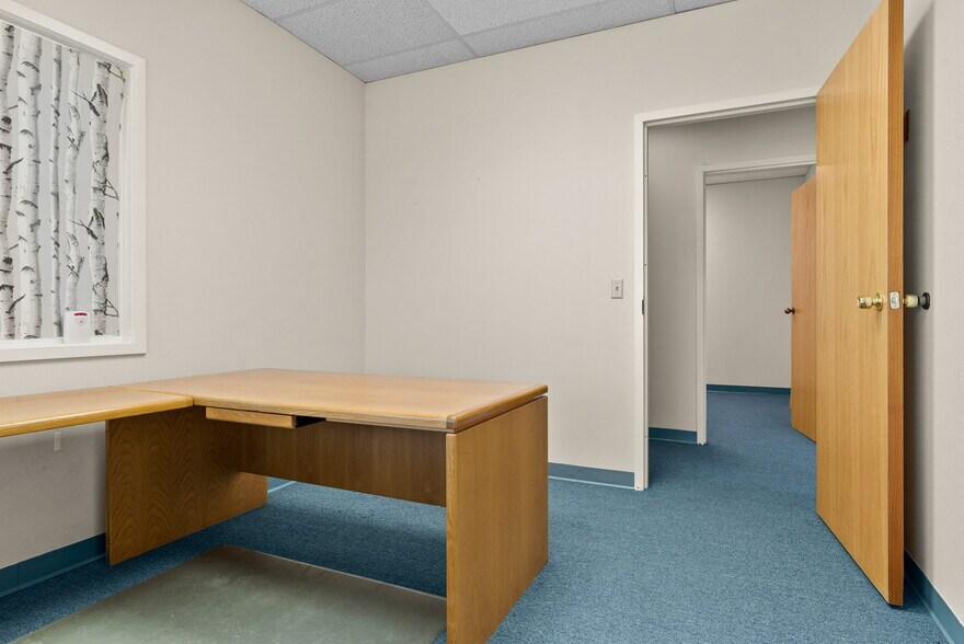 More Photos Of 4450 Cordova, Anchorage Office For Lease