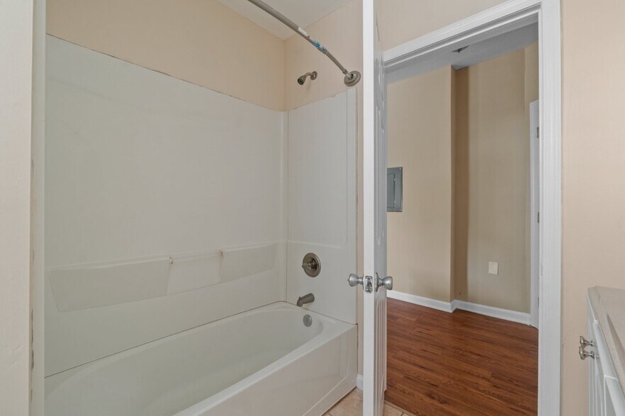 More Photos Of 601 Whitelock St, Baltimore Apartments For Sale