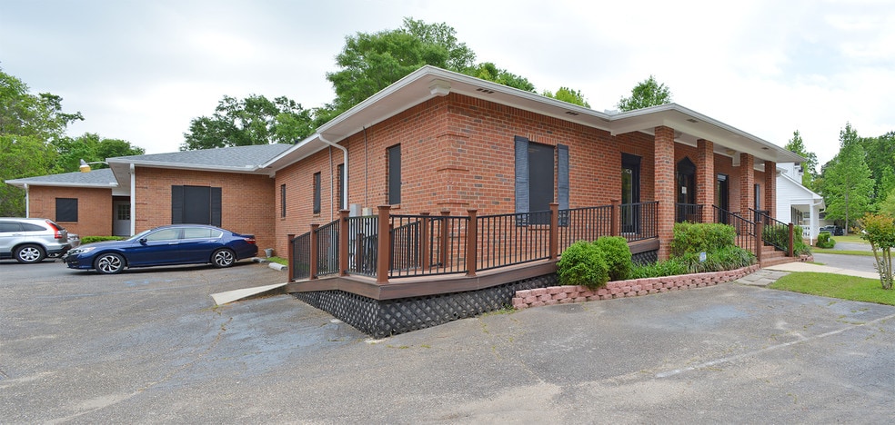 More Photos Of 3213 Executive Park Cir, Mobile Office For Sale