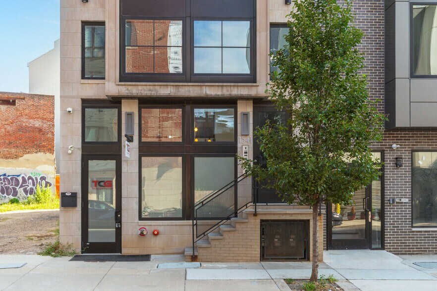 More Photos Of 1541 Ridge Ave, Philadelphia Storefront Retail Residential For Lease
