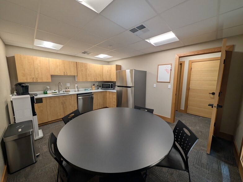 More Photos Of 5616 Third Ave, Ferndale Medical For Lease