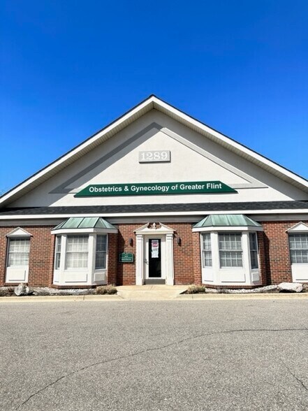 More Photos Of 1289 S Linden Rd, Flint Medical For Lease