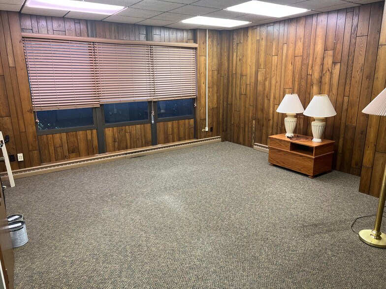 More Photos Of 4105 Dixie Ave, Wausau Office For Sale