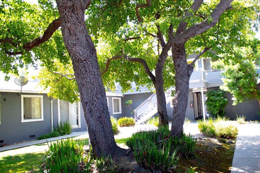 More Photos Of 2483-2491 Whitney Dr, Mountain View Apartments For Sale