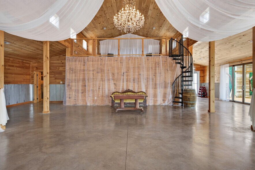 More Photos Of 639 Wagon Wheel Rd, Elk Creek Lodge Meeting Hall For Sale