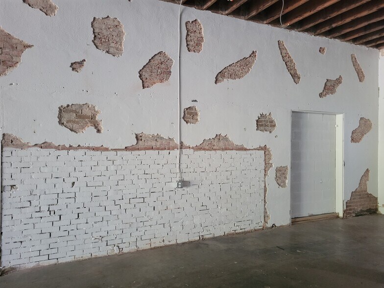 More Photos Of 2412-2414 N Robinson Ave, Oklahoma City Storefront Retail Office For Lease