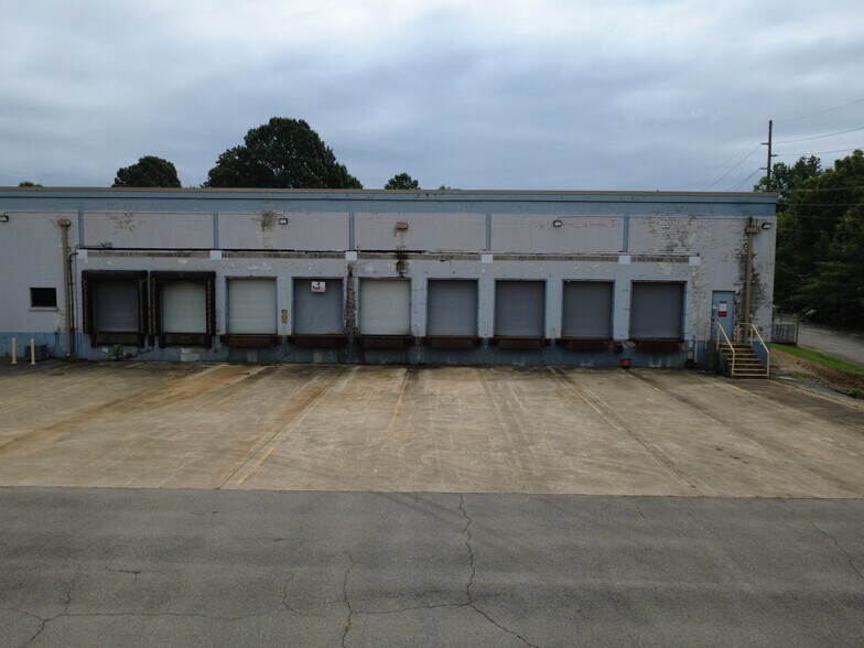 More Photos Of 2401 Blue Springs Rd, Cleveland Manufacturing For Sale