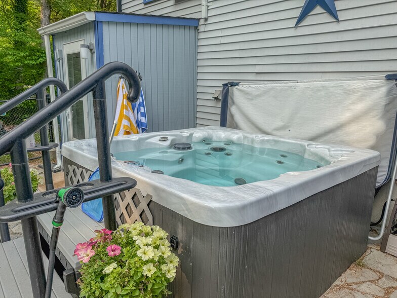 More Photos Of Bay Road, North Easton Specialty For Sale