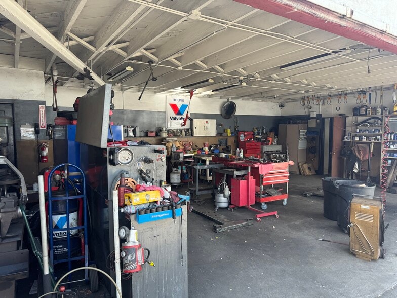 More Photos Of 185 S Main St, Orange Freestanding For Sale