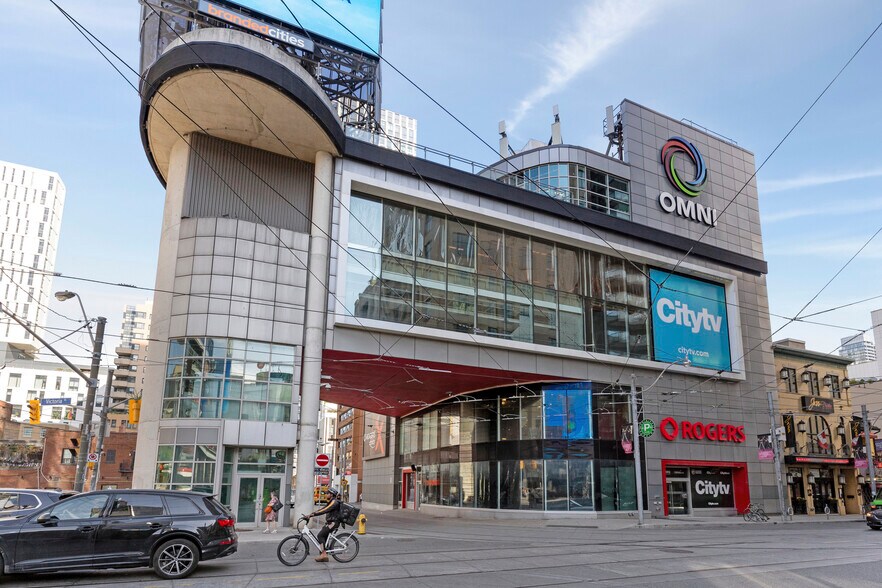 Primary Photo Of 33 Dundas St E, Toronto Office For Sale