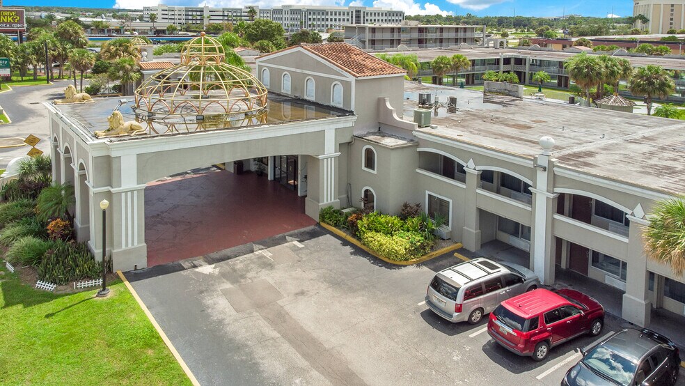 More Photos Of 5858 International Dr, Orlando Hotel For Sale